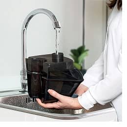 Deposito de agua extraible en plancha de vapor vertical Ariete
